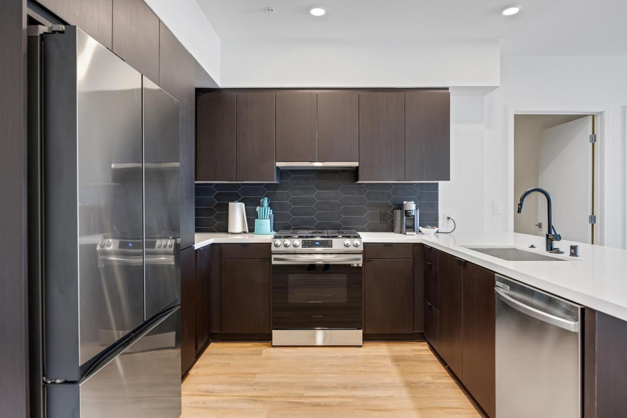 Hollywood By One Lux 4*