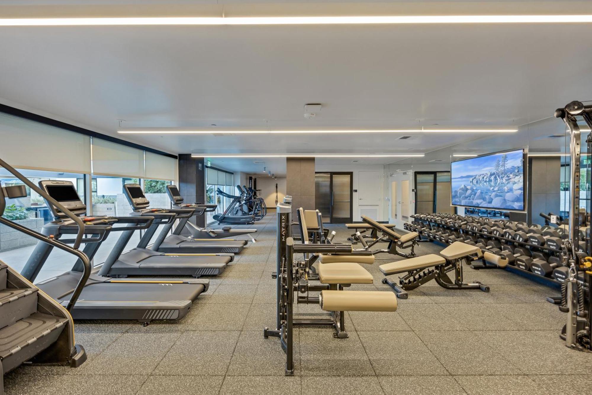 Hollywood By One Lux 4*