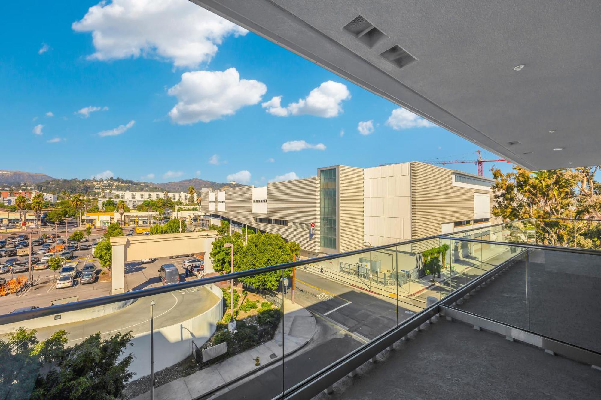 Hollywood By One Lux Hotel 4*