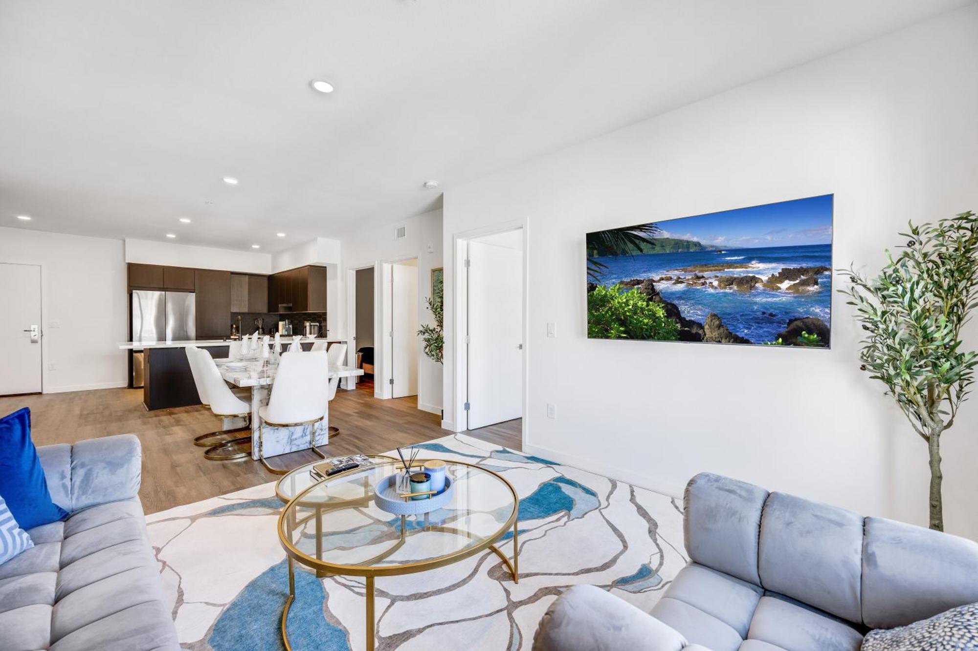 Hollywood By One Lux